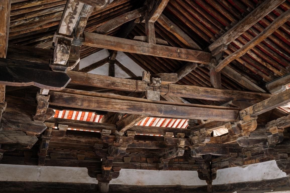 崇明寺特殊的木質(zhì)“斷梁”結(jié)構(gòu)。蘇唐詩攝