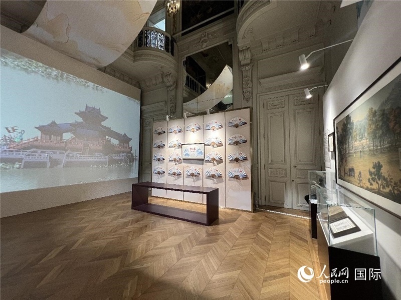 中國風(fēng)與法國經(jīng)典建筑相互融合。 人民網(wǎng)記者 何蒨攝