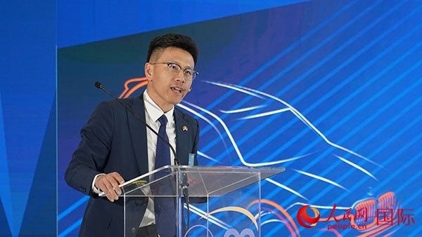 延鋒彼歐南非公司總經(jīng)理張鑫致辭。人民網(wǎng) 張茜攝