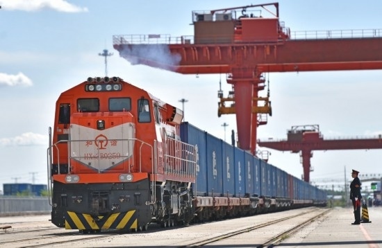 2023年9月19日，列車從中歐班列（沈陽）集結(jié)中心出發(fā)，將經(jīng)由滿洲里口岸駛向歐洲。截至2024年8月2日，中歐班列（沈陽）集結(jié)中心往返開行中歐班列數(shù)突破1000列，運輸貨物超8萬標箱。