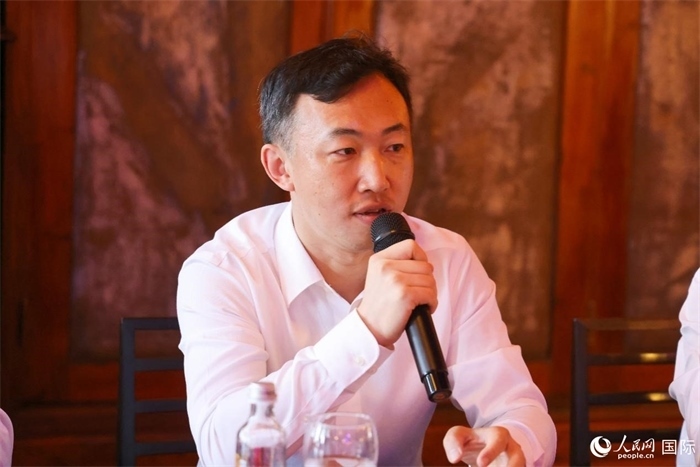 中國駐里約熱內(nèi)盧代總領(lǐng)事王海濤在座談會(huì)上致辭。人民網(wǎng)記者 陳海琪攝