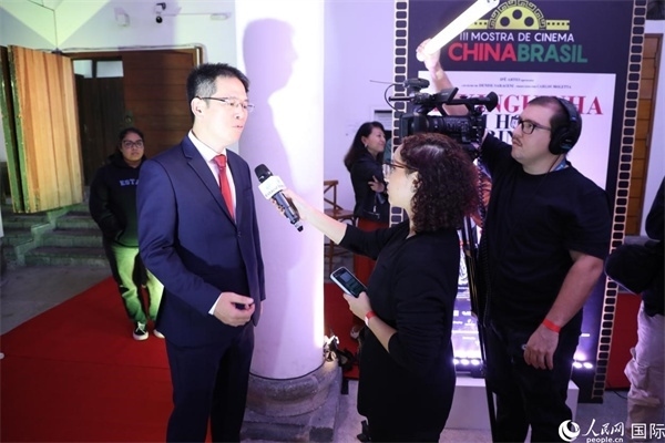 第三屆中國－巴西電影展主辦方巴西康橋博智文化傳媒公司總經(jīng)理陳翔廣在接受媒體采訪時(shí)表示，希望通過中巴電影展這個(gè)平臺促進(jìn)兩國文化交流，把更多的中國影視作品引進(jìn)巴西。人民網(wǎng)記者 陳一鳴攝