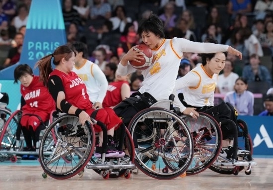 巴黎殘奧會(huì)｜“撞車、摔倒，我們都習(xí)慣了”