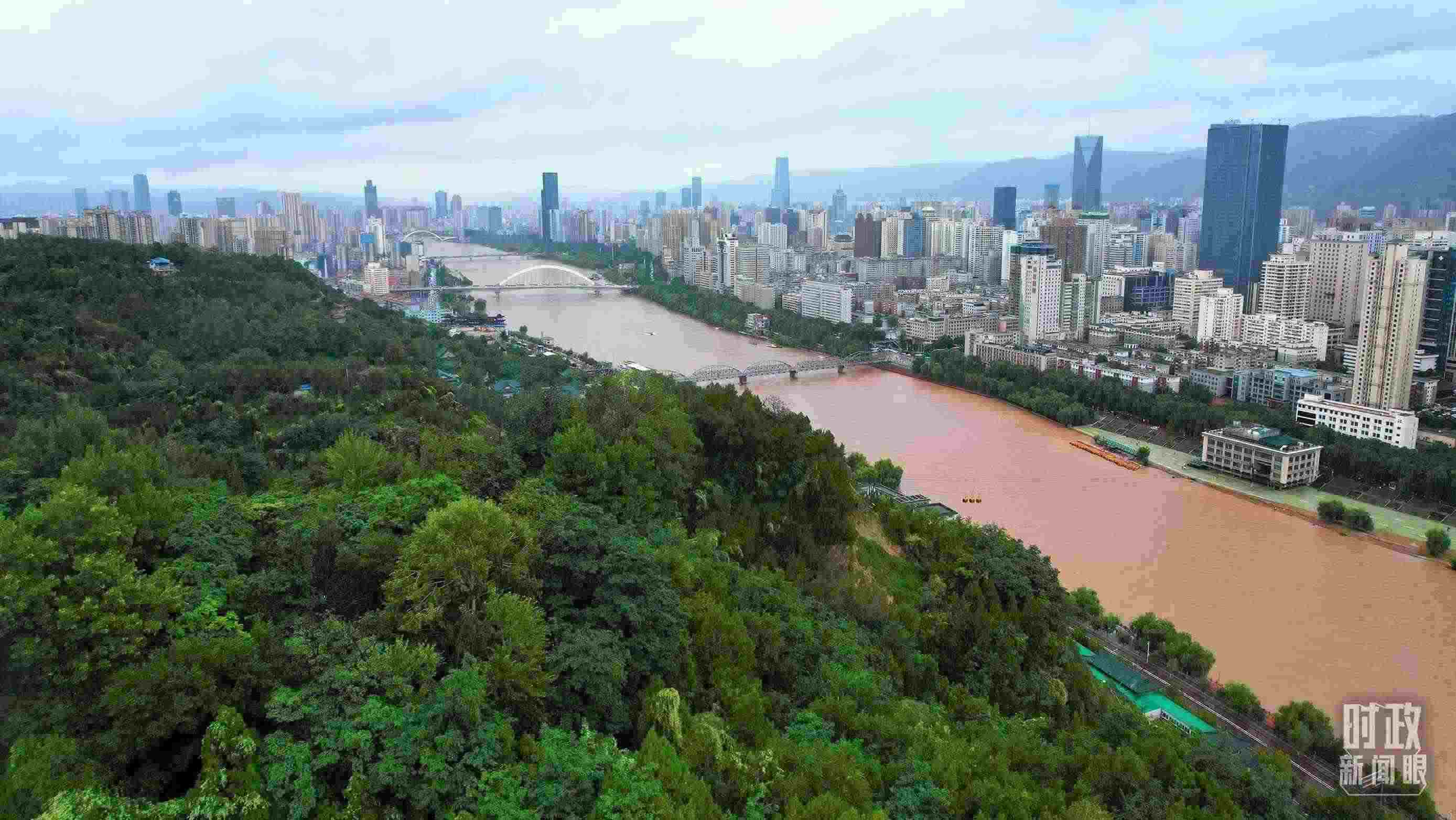 △黃河蘭州段。（總臺(tái)央視記者范凱拍攝）