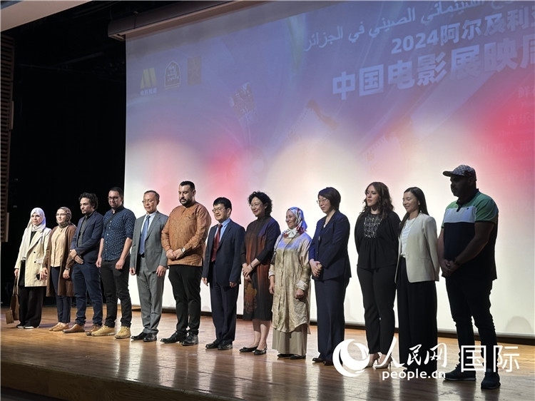 中阿兩國(guó)官員、電影行業(yè)從業(yè)者、媒體代表等出席開(kāi)幕式 郝瑞敏攝