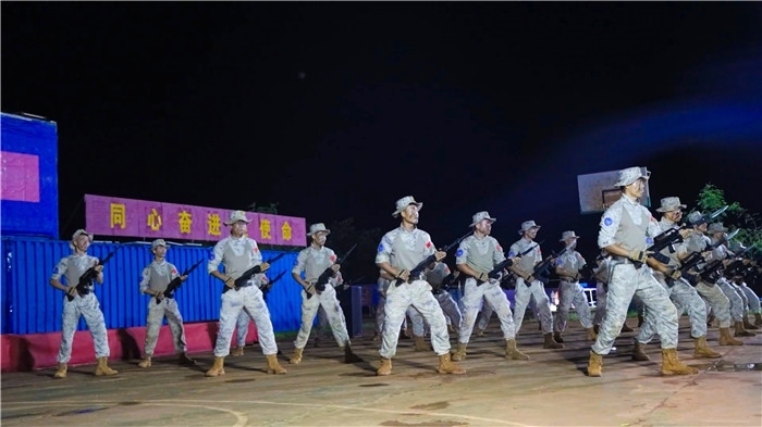 刺殺操展示氣勢沖天。孫千攝