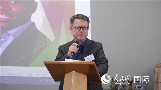 中國駐南非使館經(jīng)商處參贊邱忠義發(fā)言。 人民網(wǎng) 張茜攝