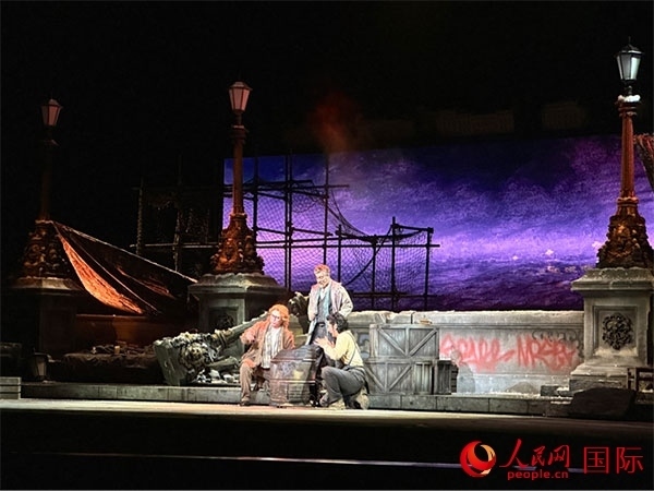 演出現(xiàn)場。人民網(wǎng)記者 簡承淵攝