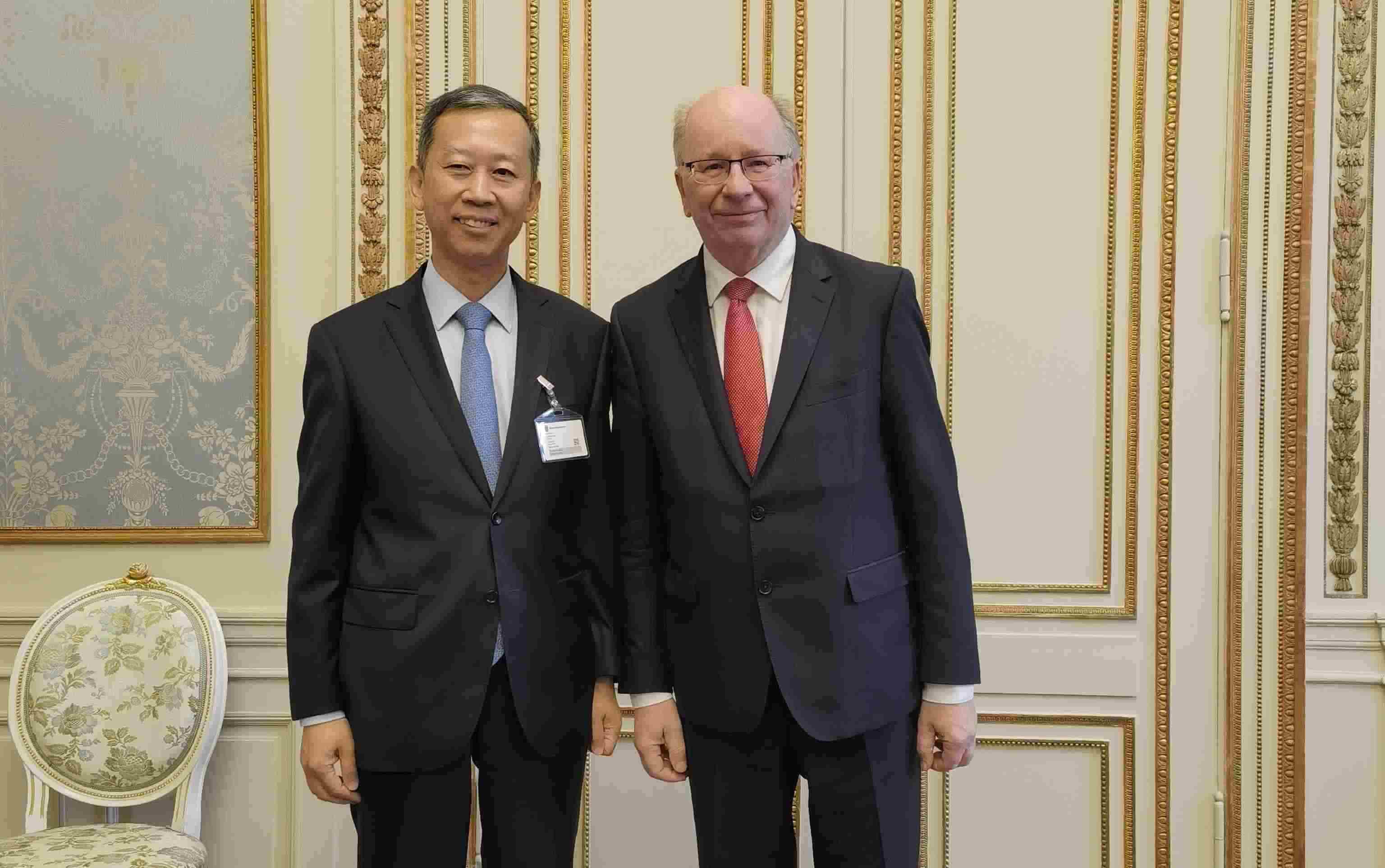 中國(guó)駐瑞典大使崔愛(ài)民會(huì)見(jiàn)瑞典外交國(guó)務(wù)秘書(shū)哈特留斯。 中國(guó)駐瑞典大使館供圖