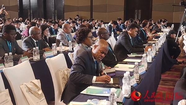 與會來賓在認(rèn)真記錄。人民網(wǎng)記者 萬宇攝