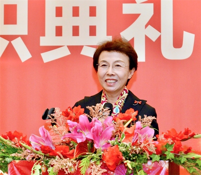 中國僑聯(lián)副主席程紅出席比利時(shí)浙江籍僑團(tuán)聯(lián)盟第二屆主席團(tuán)就職典禮并致辭。比利時(shí)浙江籍僑團(tuán)聯(lián)盟供圖