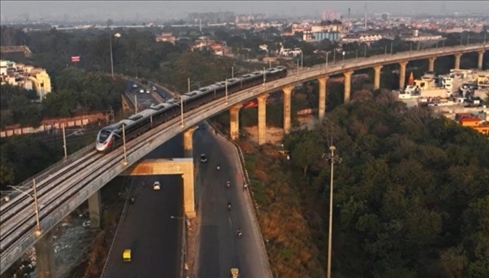 印度北部的軌道交通將自德里到密拉特的車(chē)程，從3-4小時(shí)縮短至約1小時(shí)