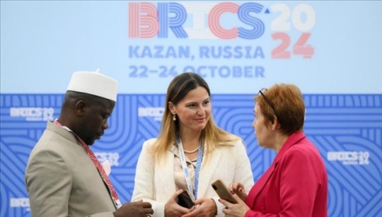 金磚國(guó)家領(lǐng)導(dǎo)人第十六次會(huì)晤期間，新聞?dòng)浾咴趪?guó)際新聞中心工作