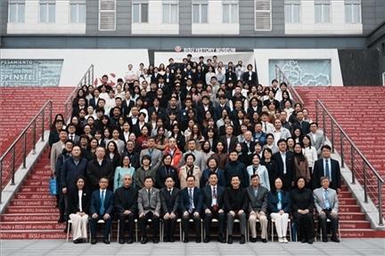 與會(huì)人員集體合影。主辦方供圖