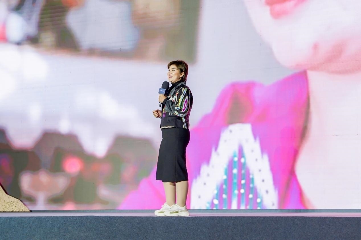 如克亞木·麥提賽地在“何以中國·五星出東方”網絡主題宣傳活動現場演講。人民視頻供圖