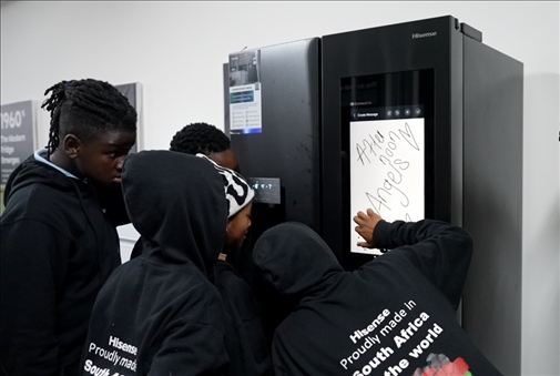 海信智能冰箱吸引南非人。海信南非公司供圖