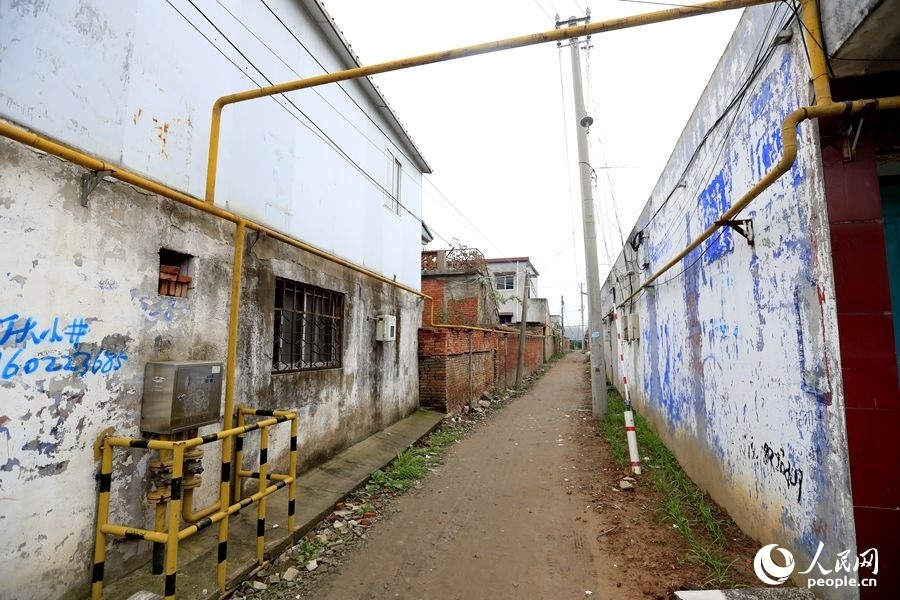 中燃公司在玉山鎮(zhèn)鋪設(shè)完工的燃氣管網(wǎng)。人民網(wǎng)記者 慎志遠攝