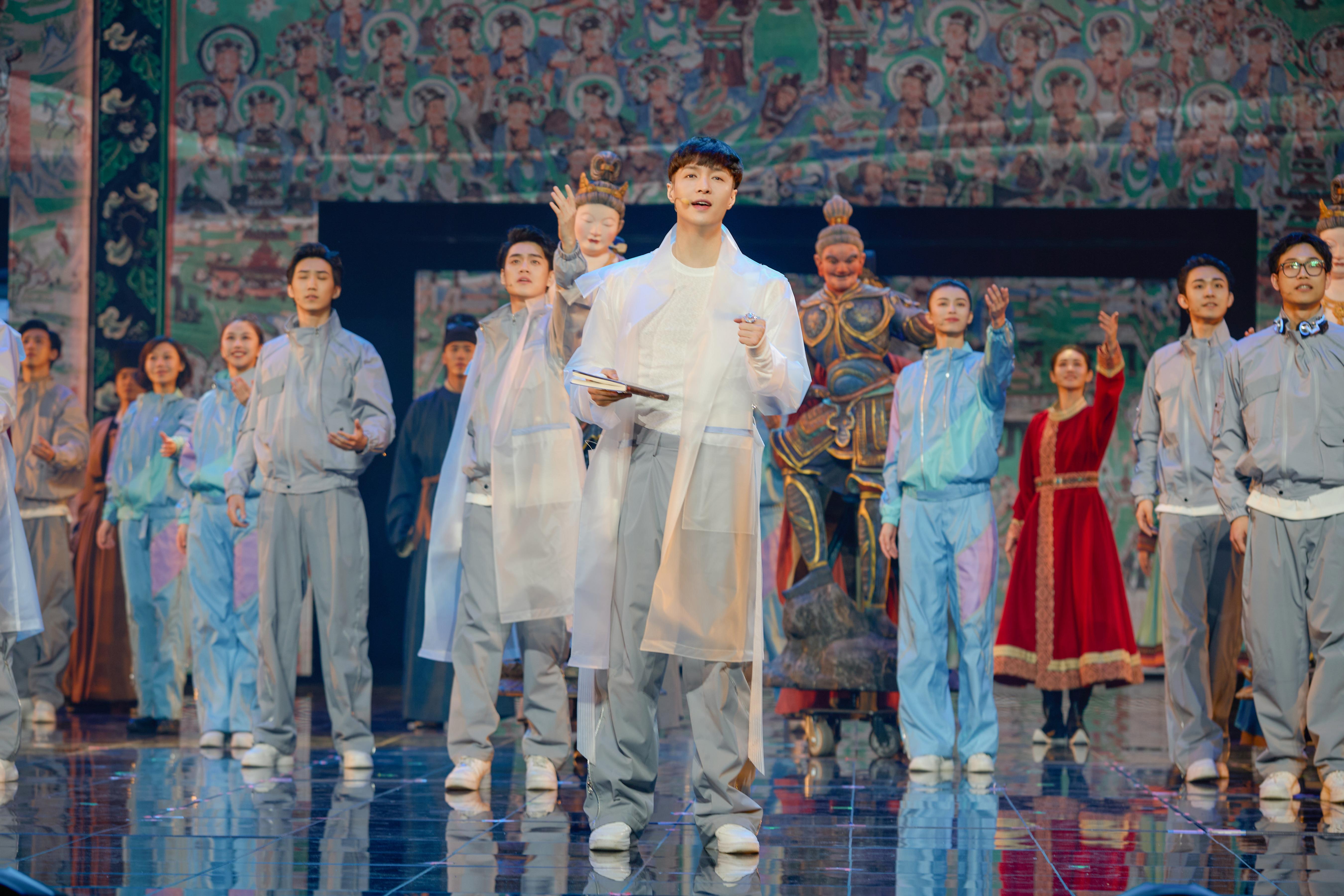 《受到召喚·敦煌》劇照。中國(guó)國(guó)家話劇院供圖