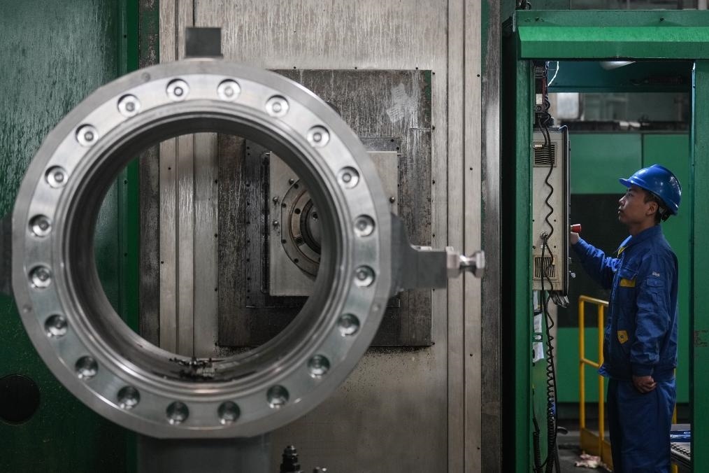 2023年2月14日，沈陽鼓風機集團股份有限公司的工人在車間工作。新華社記者 潘昱龍 攝