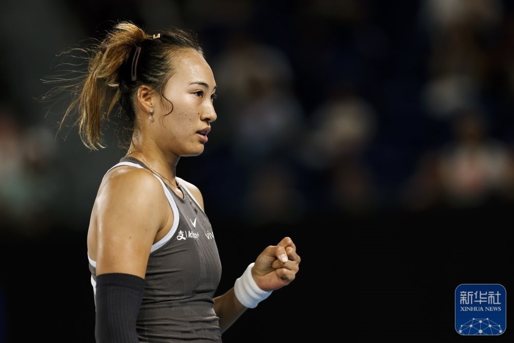 ↑鄭欽文在比賽中慶祝得分。新華社記者 馬平 攝