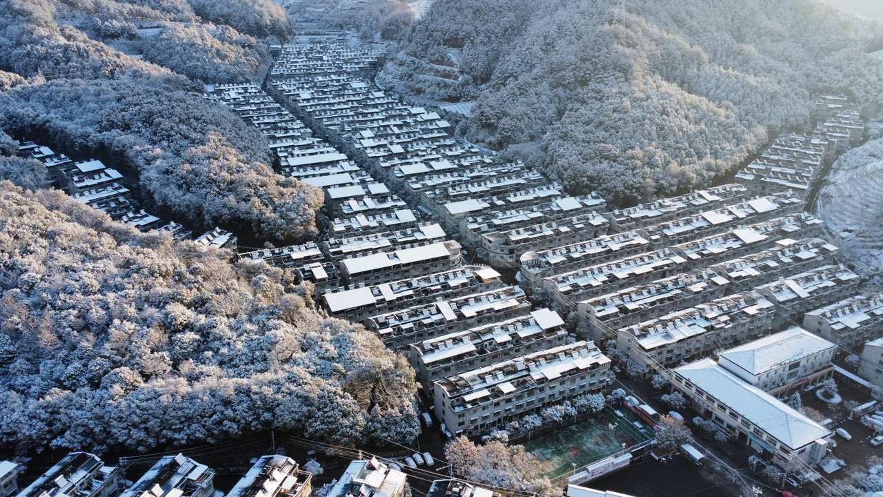 慶元縣濛洲街道同濟(jì)新村，雪后初霽。慶元縣融媒體中心 供圖