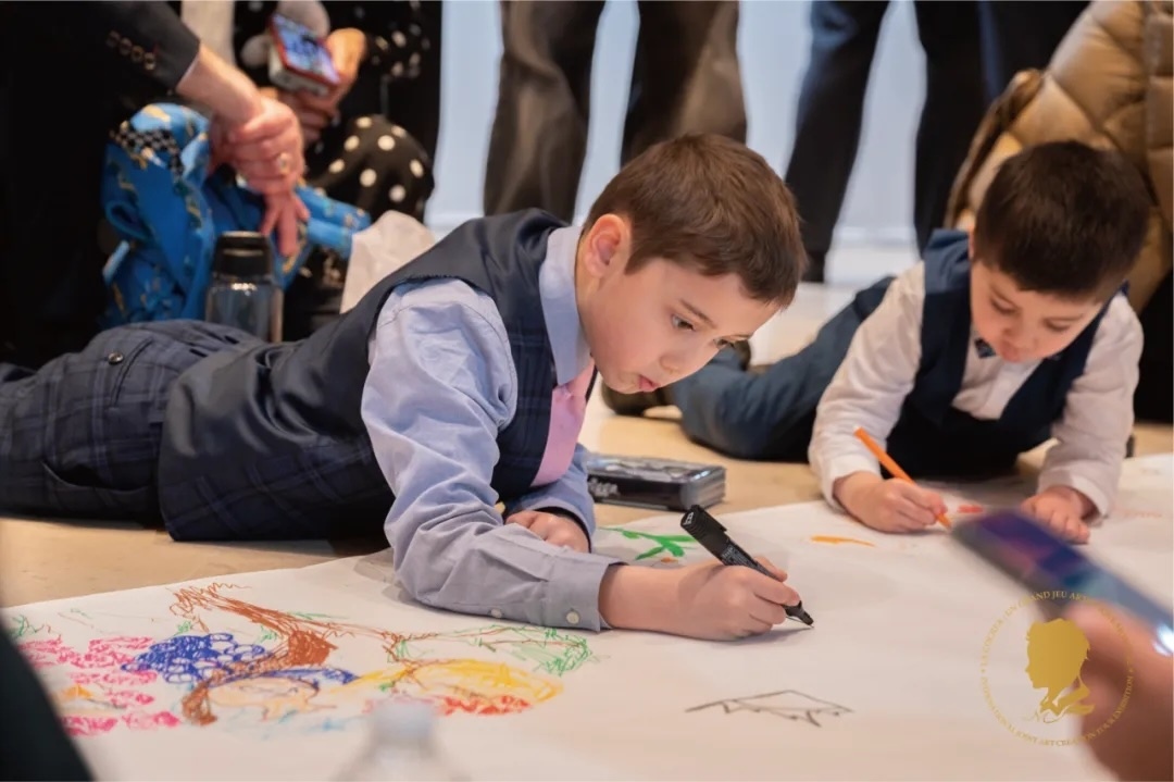 圖5：第三屆國(guó)際藝術(shù)聯(lián)創(chuàng)聯(lián)展盛大開(kāi)幕。法中交流促進(jìn)會(huì)供圖