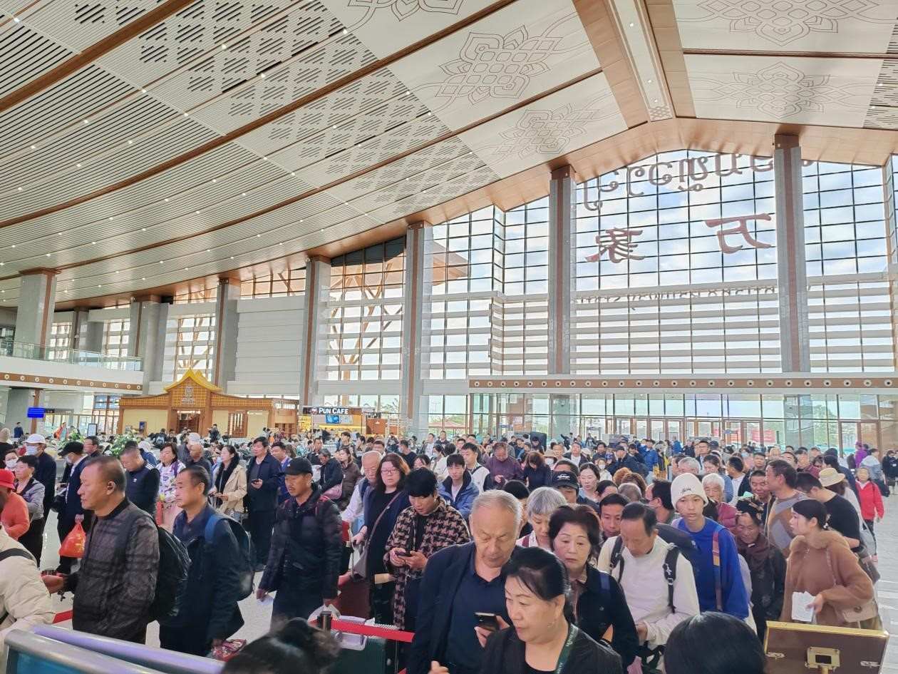 春節(jié)期間的中老鐵路萬象站。李加勇攝