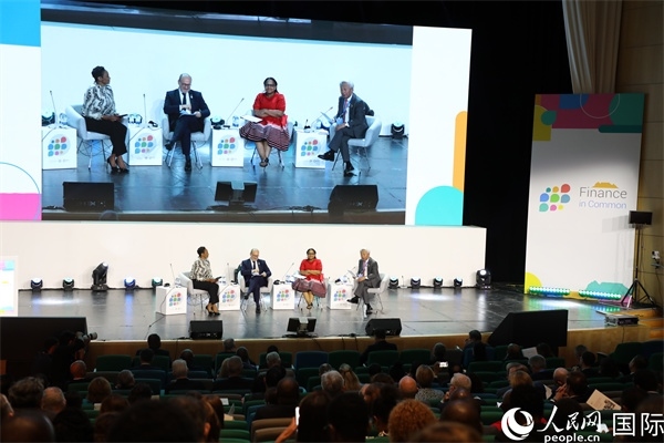 第5屆“共同金融”峰會(huì)在南非開普敦國(guó)際會(huì)議中心開幕。圖為峰會(huì)開幕式現(xiàn)場(chǎng)。人民網(wǎng)記者戴楷然攝