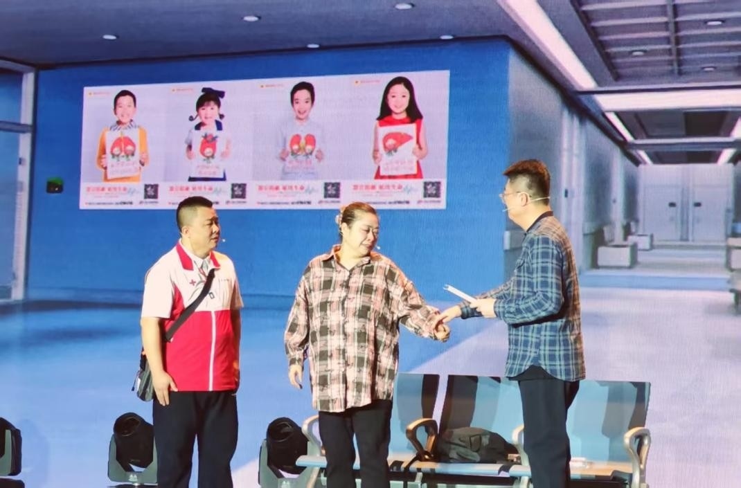 現(xiàn)場表演了由真實故事改編的情景劇。人民網(wǎng)記者 王子鋒攝