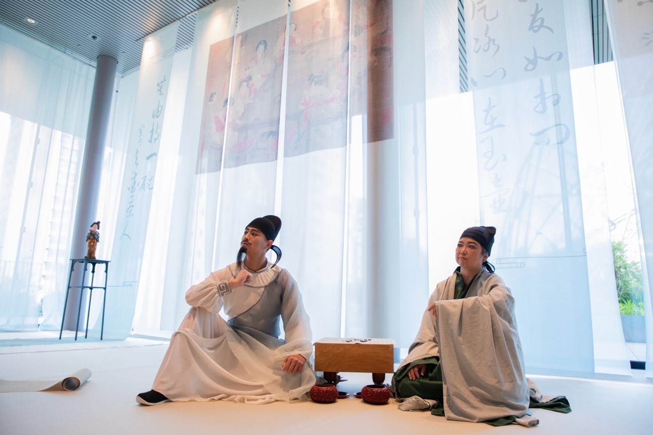 白居易與茶仙盧仝。中國駐大阪旅游辦事處供圖