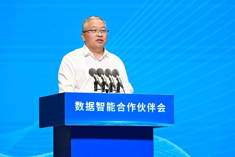 圖為豫資控股集團(tuán)黨委書記、董事長(zhǎng)秦建斌。