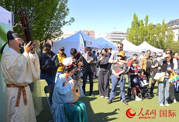 明月民樂工坊展示。人民網(wǎng)記者 殷淼攝