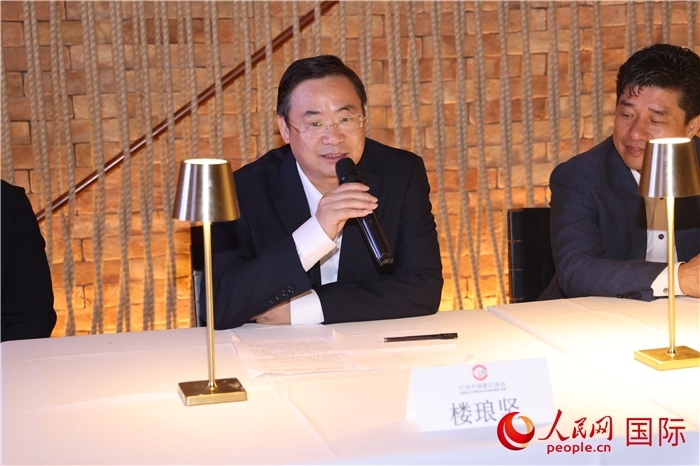 浙江省麗水市海外聯(lián)誼會會長樓瑯堅(jiān)在座談會上致辭。 人民網(wǎng)記者 時(shí)元皓攝